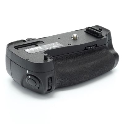Nikon MB-D16 Multi Power Battery Pack Grip for D750