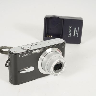 Panasonic LUMIX DMC-FX3 6.0MP Digital Camera Black