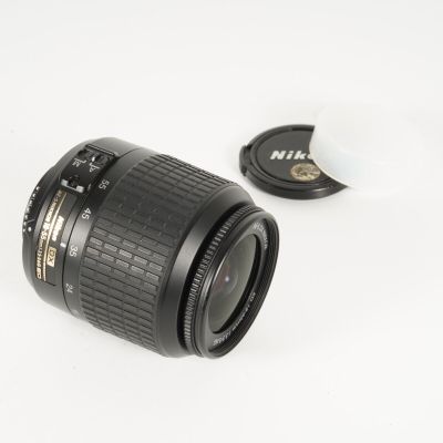 Nikon AF-S Nikkor 18-55mm f/3.5-5.6 G ED DX Lens